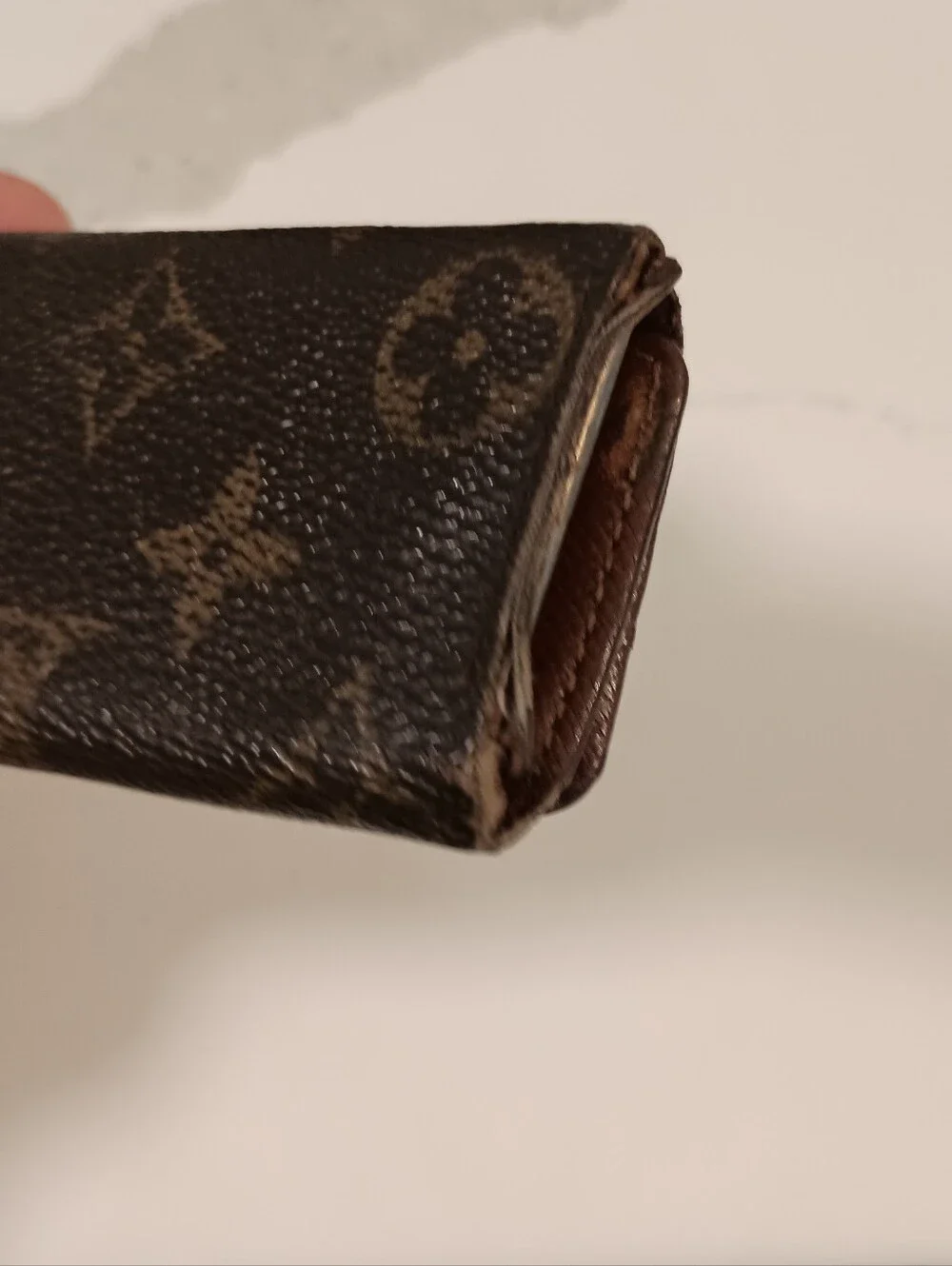 Authentic Louis Vuitton Monogram 4-Key Holder Wallet / Key Pouch